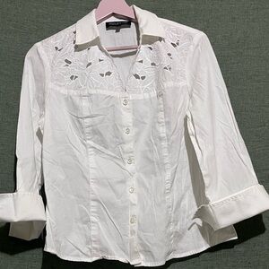 Women’s white tunic